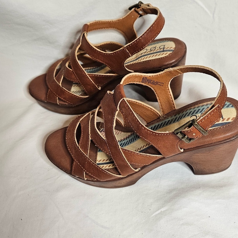 NWOT B.O.C. Brown chunky Heel Sandals